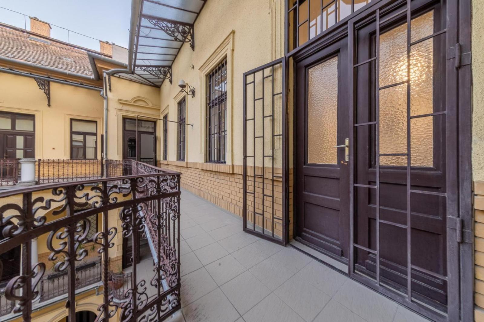 Sass Glamour Apartment Next To St Stephen Basilica S1 — Photos 2
